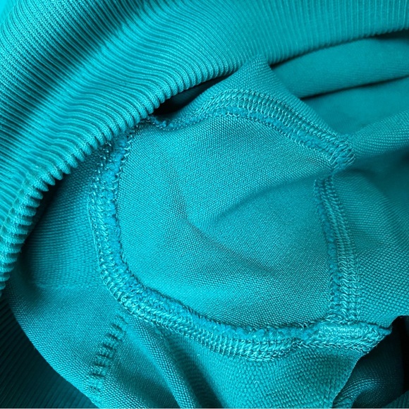 LULULEMON - In The Flow Crop II - Heathered Forage Teal - Picture 5 of 10